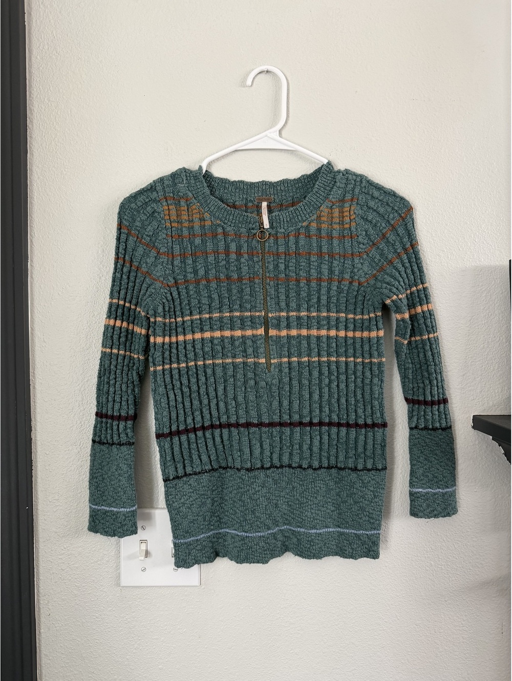 Free people woman’s small top
